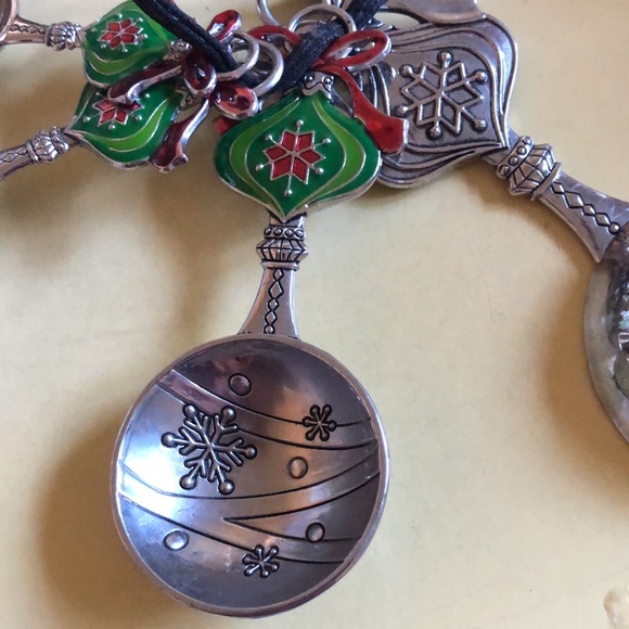 Vintage Christmas Measuring spoons baking cooking Holiday Decor great condition - Picture 5 of 9